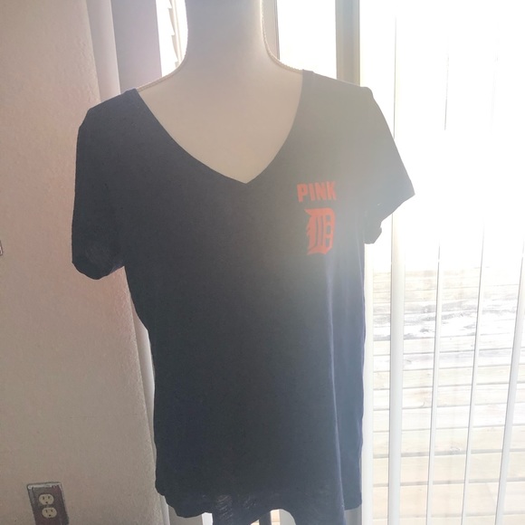 VS Pink Detroit Tigers T-Shirt - Picture 6 of 6